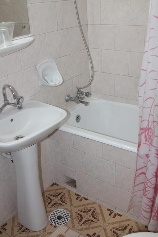 Hotel Zimbru Campulung Moldovenesc Room photo