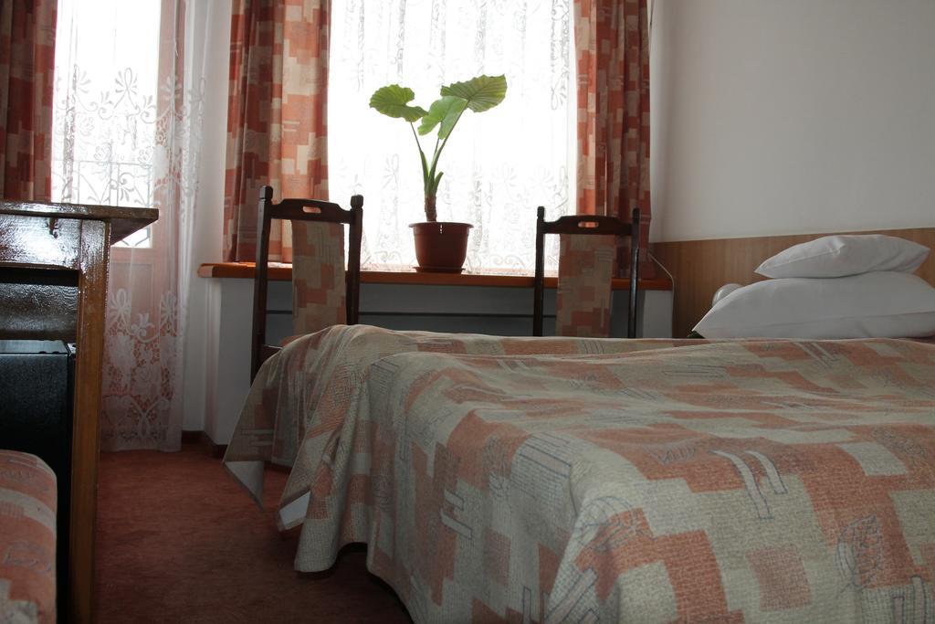 Hotel Zimbru Campulung Moldovenesc Room photo