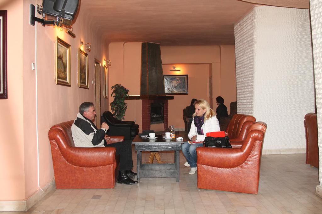Hotel Zimbru Campulung Moldovenesc Exterior photo